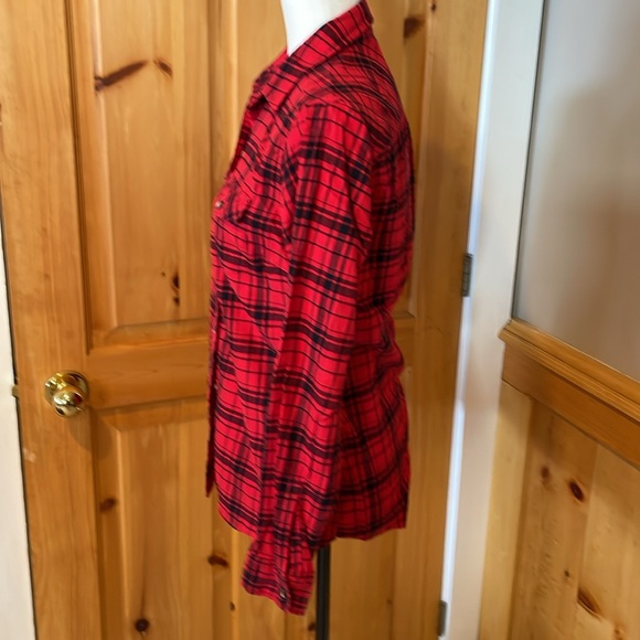 Light weight cotton flannel Eddie Bauer woman’s shirt - Picture 3 of 9